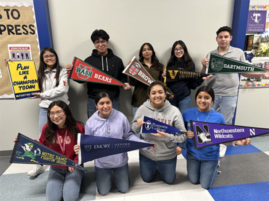 17 KIPP Texas Seniors Receive FullRide Scholarships to Top Colleges